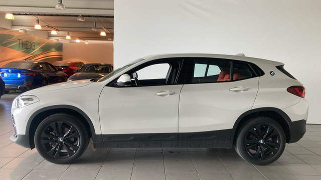 BMW X2 sDrive18d color Blanco. Año 2022. 110KW(150CV). Diésel. En concesionario BYmyCAR Madrid - Alcalá de Madrid