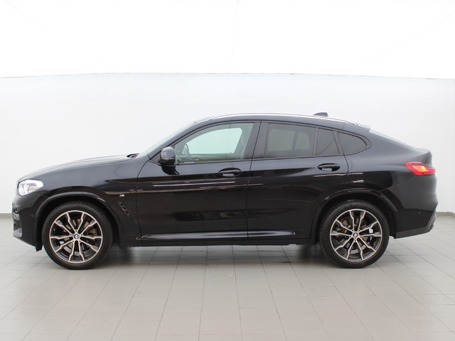 BMW X4 xDrive20d color Negro. Año 2020. 140KW(190CV). Diésel. En concesionario Augusta Aragon S.A. de Zaragoza