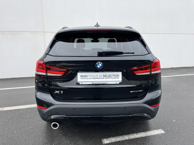 BMW X1 sDrive18i color Negro. Año 2020. 103KW(140CV). Gasolina. En concesionario Novomóvil Oleiros de Coruña