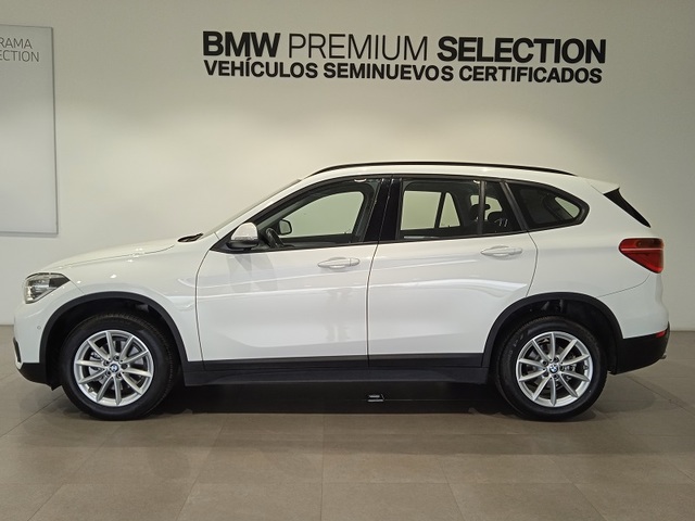 BMW X1 sDrive18d color Blanco. Año 2018. 110KW(150CV). Diésel. En concesionario ALBAMOCION CIUDAD REAL  de Ciudad Real