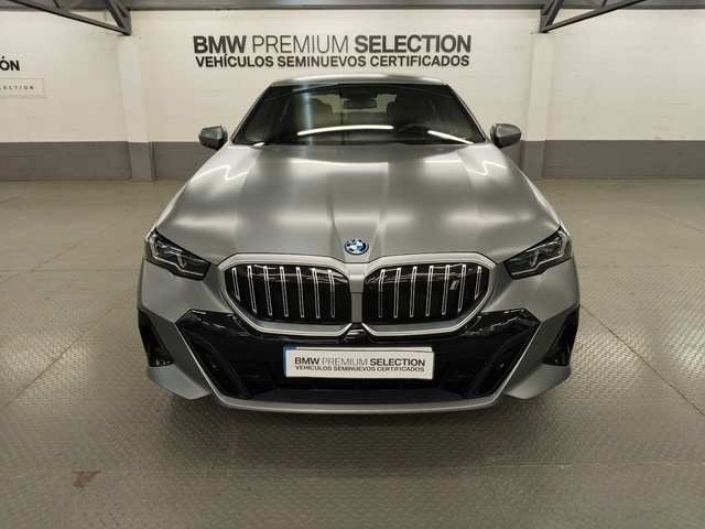 BMW i5 eDrive40 color Gris. Año 2023. 250KW(340CV). Eléctrico. En concesionario Autoberón de La Rioja