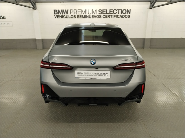 BMW i5 eDrive40 color Gris. Año 2023. 250KW(340CV). Eléctrico. En concesionario Autoberón de La Rioja