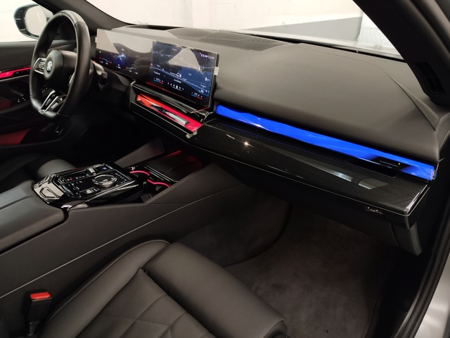 BMW i5 eDrive40 color Gris. Año 2023. 250KW(340CV). Eléctrico. En concesionario Autoberón de La Rioja