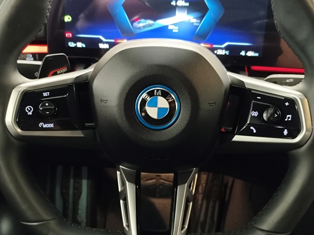 BMW i5 eDrive40 color Gris. Año 2023. 250KW(340CV). Eléctrico. En concesionario Autoberón de La Rioja