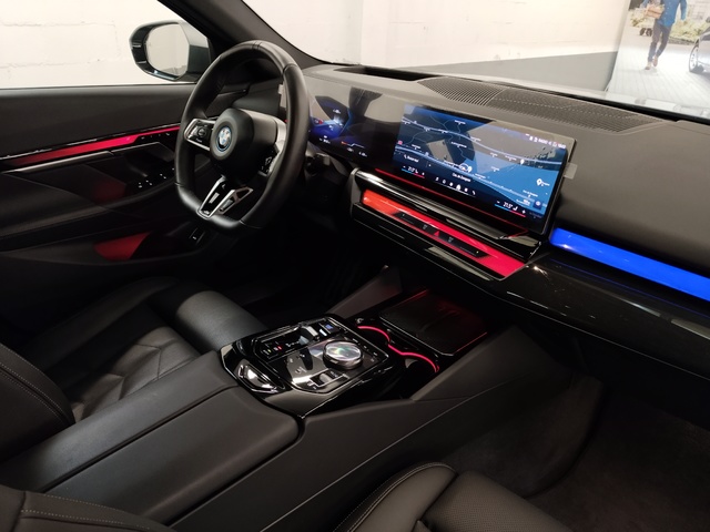 BMW i5 eDrive40 color Gris. Año 2023. 250KW(340CV). Eléctrico. En concesionario Autoberón de La Rioja