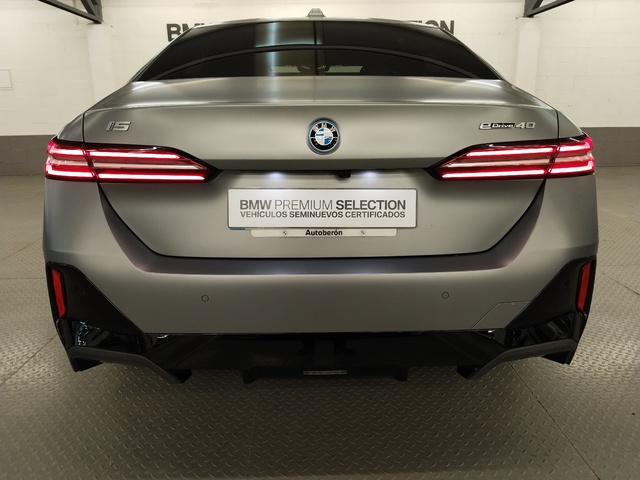 BMW i5 eDrive40 color Gris. Año 2023. 250KW(340CV). Eléctrico. En concesionario Autoberón de La Rioja