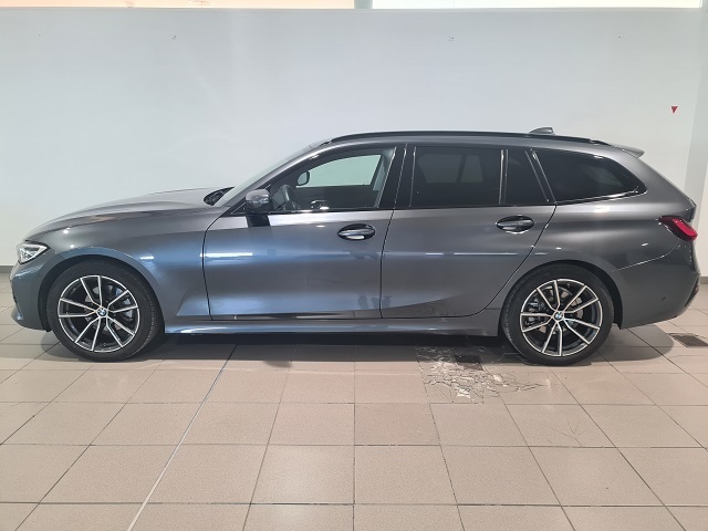 BMW Serie 3 320d Touring color Gris. Año 2021. 140KW(190CV). Diésel. En concesionario Movitransa Cars Huelva de Huelva