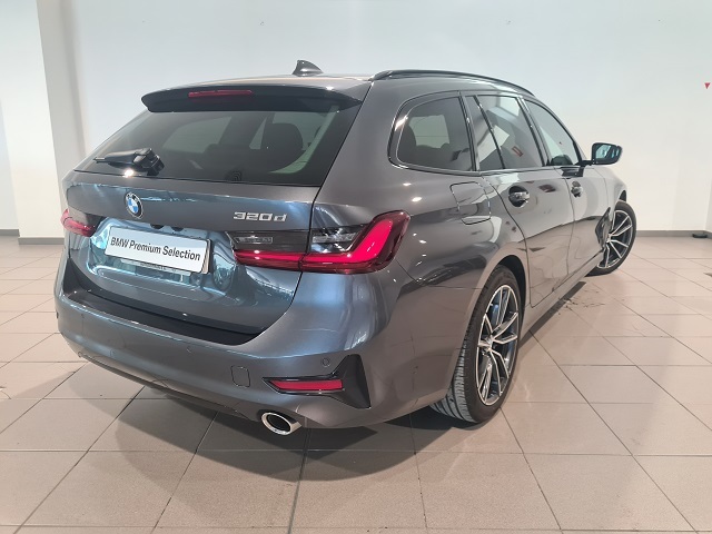 BMW Serie 3 320d Touring color Gris. Año 2021. 140KW(190CV). Diésel. En concesionario Movitransa Cars Huelva de Huelva