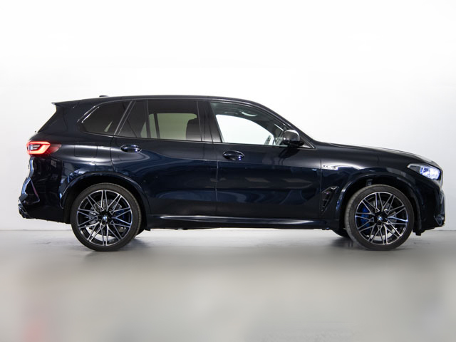 BMW M X5 M color Negro. Año 2021. 441KW(600CV). Gasolina. En concesionario Fuenteolid de Valladolid