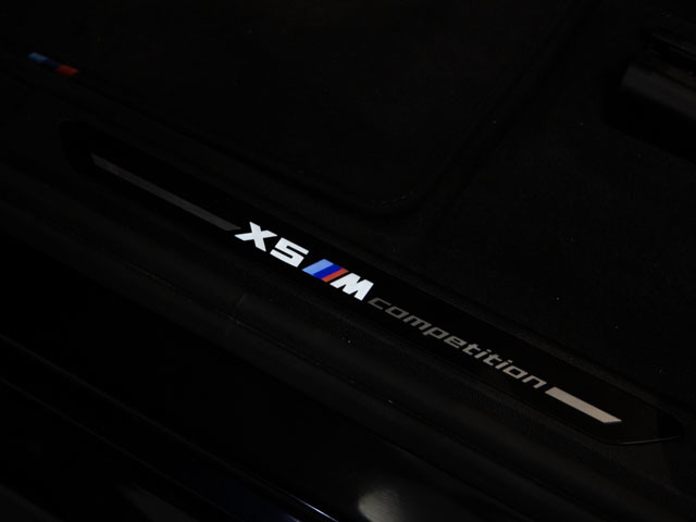 BMW M X5 M color Negro. Año 2021. 441KW(600CV). Gasolina. En concesionario Fuenteolid de Valladolid