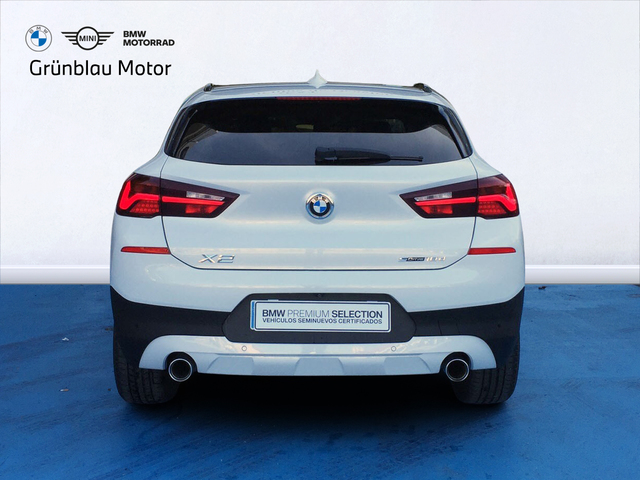 BMW X2 sDrive18d color Blanco. Año 2023. 110KW(150CV). Diésel. En concesionario Grünblau Motor (Bmw y Mini) de Cantabria