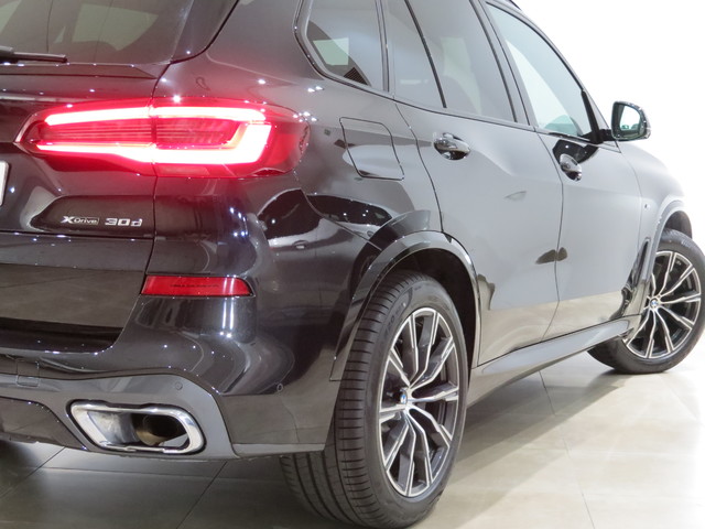 BMW X5 xDrive30d color Negro. Año 2020. 195KW(265CV). Diésel. En concesionario FINESTRAT Automoviles Fersan, S.A. de Alicante