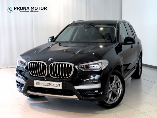 BMW X3 xDrive30e color Negro. Año 2020. 215KW(292CV). Híbrido Electro/Gasolina. En concesionario Pruna Motor de Barcelona