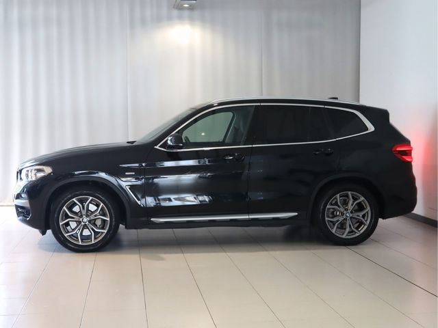 BMW X3 xDrive30e color Negro. Año 2020. 215KW(292CV). Híbrido Electro/Gasolina. En concesionario Pruna Motor de Barcelona