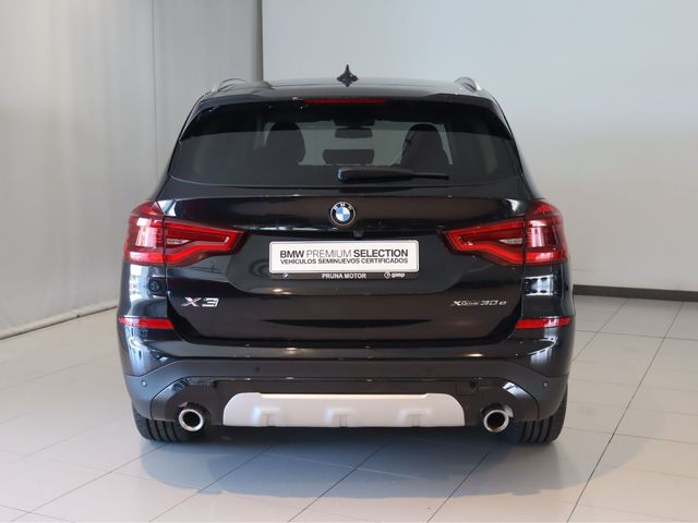 BMW X3 xDrive30e color Negro. Año 2020. 215KW(292CV). Híbrido Electro/Gasolina. En concesionario Pruna Motor de Barcelona