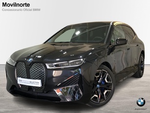 Fotos de BMW iX xDrive40 color Negro. Año 2024. 240KW(326CV). Eléctrico. En concesionario Movilnorte El Plantio de Madrid