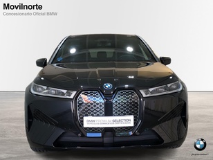Fotos de BMW iX xDrive40 color Negro. Año 2024. 240KW(326CV). Eléctrico. En concesionario Movilnorte El Plantio de Madrid