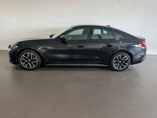 BMW Serie 4 420d Gran Coupe color Negro. Año 2023. 140KW(190CV). Diésel. En concesionario Adler Motor S.L. TOLEDO de Toledo