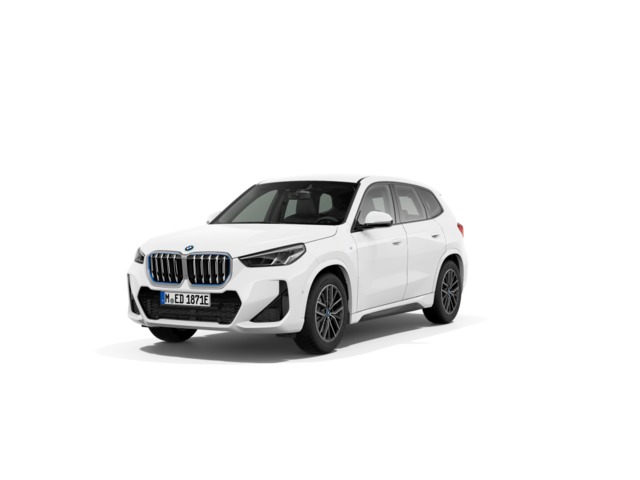BMW iX1 xDrive30 color Blanco. Año 2024. 230KW(313CV). Eléctrico. En concesionario Momentum S.A. de Madrid