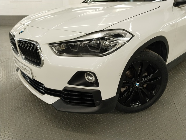 BMW X2 sDrive18i color Blanco. Año 2020. 103KW(140CV). Gasolina. En concesionario Autoberón de La Rioja