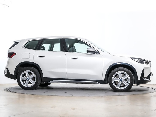 BMW X1 xDrive25e color Blanco. Año 2024. 180KW(245CV). Híbrido Electro/Gasolina. En concesionario Oliva Motor Tarragona de Tarragona