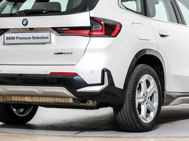 BMW X1 xDrive25e color Blanco. Año 2024. 180KW(245CV). Híbrido Electro/Gasolina. En concesionario Oliva Motor Tarragona de Tarragona