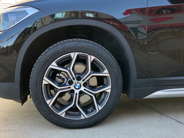 BMW X1 sDrive18d color Negro. Año 2022. 110KW(150CV). Diésel. En concesionario Bernesga Motor León (Bmw y Mini) de León