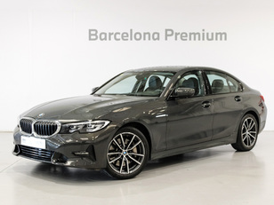 Fotos de BMW Serie 3 330i color Gris. Año 2020. 190KW(258CV). Gasolina. En concesionario Barcelona Premium -- GRAN VIA de Barcelona