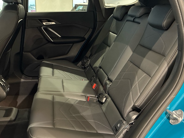 BMW X1 sDrive18d color Azul. Año 2024. 110KW(150CV). Diésel. En concesionario BMW Marcos Automoción de Valencia