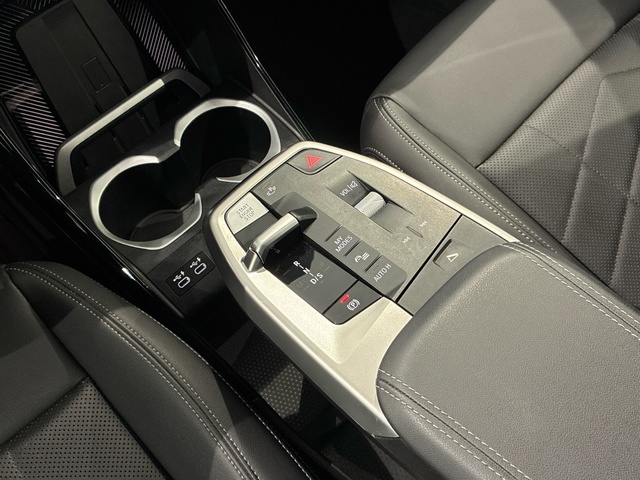 BMW X1 sDrive18d color Azul. Año 2024. 110KW(150CV). Diésel. En concesionario BMW Marcos Automoción de Valencia