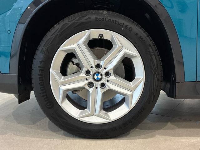 BMW X1 sDrive18d color Azul. Año 2024. 110KW(150CV). Diésel. En concesionario BMW Marcos Automoción de Valencia