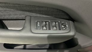 Volvo XC60 B4 G Essential Auto 145 kW (197 CV) - 34 Volvo XC60 B4 G Ocasión 145 KW (197CV) - 34