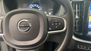 Volvo XC60 D4 Momentum AWD Auto 140 kW (190 CV) - 39 Volvo XC60 D4 Ocasión 140 KW (190CV) - 39