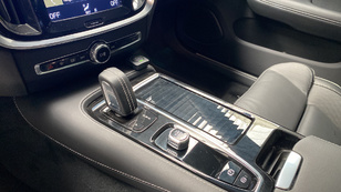 Volvo V60 T6 Recharge R-Design AWD Auto 250 kW (340 CV) - 16 Volvo V60 T6 Ocasión 250 KW (340CV) - 16