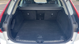 Volvo XC60 D4 Momentum AWD Auto 140 kW (190 CV) - 12 Volvo XC60 D4 Ocasión 140 KW (190CV) - 12