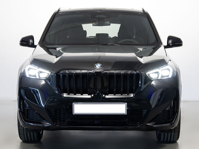 BMW X1 sDrive20i color Negro. Año 2024. 125KW(170CV). Gasolina. En concesionario Fuenteolid de Valladolid