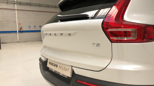 Volvo XC40 T2 Momentum Pro Auto 95 kW (129 CV) - 15 Volvo XC40 T2 Ocasión 95 KW (129CV) - 15