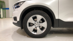 Volvo XC40 T2 Momentum Pro Auto 95 kW (129 CV) - 27 Volvo XC40 T2 Ocasión 95 KW (129CV) - 27