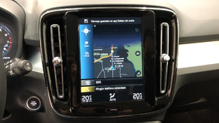 Volvo XC40 T2 Momentum Pro Auto 95 kW (129 CV) - 28 Volvo XC40 T2 Ocasión 95 KW (129CV) - 28
