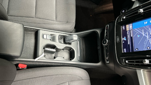 Volvo XC40 T4 Twin Recharge R-Design Expression Auto 155 kW (211 CV) - 23 Volvo XC40 T4 Ocasión 155 KW (211CV) - 23