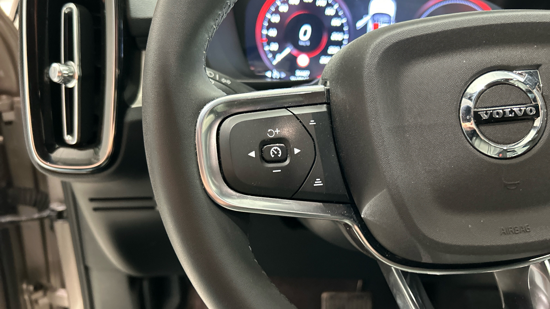 Volvo XC40 segunda mano 54766165 - 17