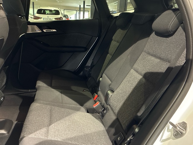 BMW Serie 2 218d Active Tourer color Blanco. Año 2024. 110KW(150CV). Diésel. En concesionario BMW Marcos Automoción de Valencia