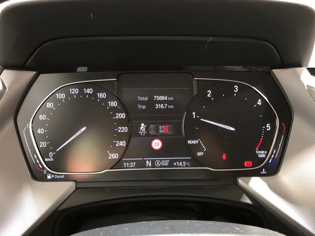 BMW Serie 1 116d color Gris. Año 2019. 85KW(116CV). Diésel. En concesionario Movilnorte El Carralero de Madrid