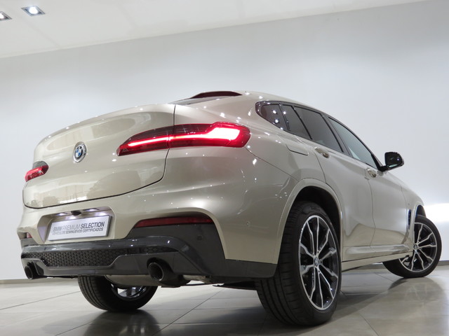 BMW X4 xDrive20d color Beige. Año 2021. 140KW(190CV). Diésel. En concesionario GANDIA Automoviles Fersan, S.A. de Valencia