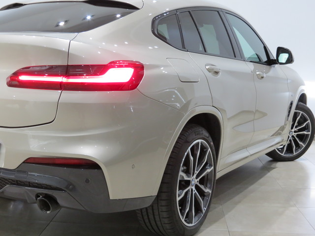 BMW X4 xDrive20d color Beige. Año 2021. 140KW(190CV). Diésel. En concesionario GANDIA Automoviles Fersan, S.A. de Valencia