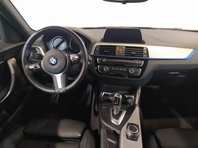 BMW Serie 1 118i color Negro. Año 2019. 100KW(136CV). Gasolina. En concesionario Ilbira Motor | Granada de Granada