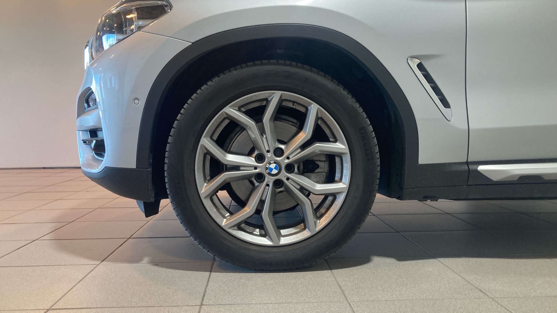 BMW X3 xDrive20d color Gris Plata. Año 2019. 140KW(190CV). Diésel. En concesionario BYmyCAR Madrid - Alcalá de Madrid