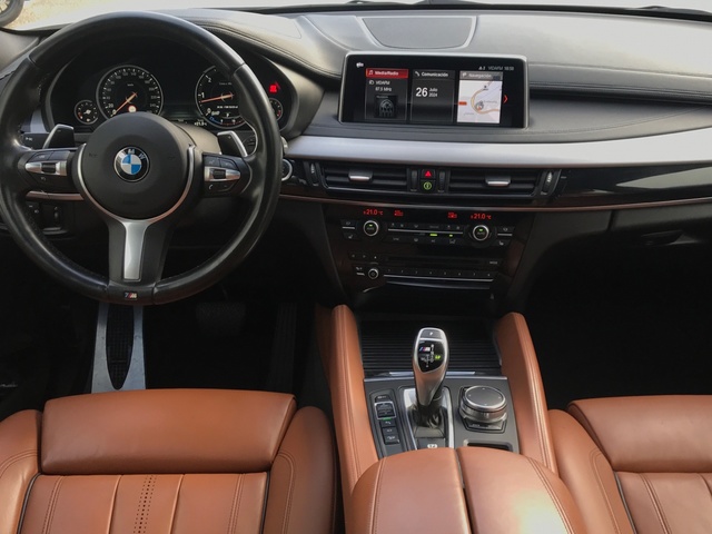 BMW X6 xDrive M50d color Blanco. Año 2018. 280KW(381CV). Diésel. En concesionario Celtamotor Vigo  de Pontevedra