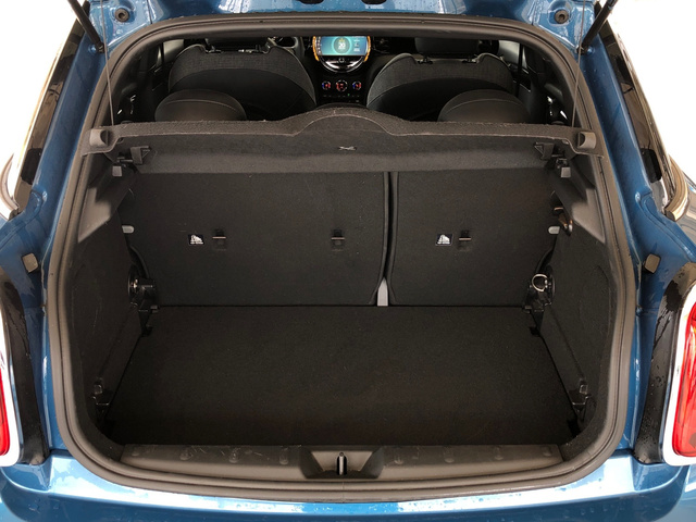 fotoG 18 del MINI MINI 5 Puertas Cooper 100 kW (136 CV) 136cv Gasolina del 2023 en Madrid