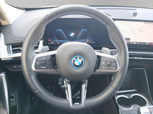 BMW X1 xDrive25e color Verde. Año 2024. 180KW(245CV). Híbrido Electro/Gasolina. En concesionario FINESTRAT Automoviles Fersan, S.A. de Alicante